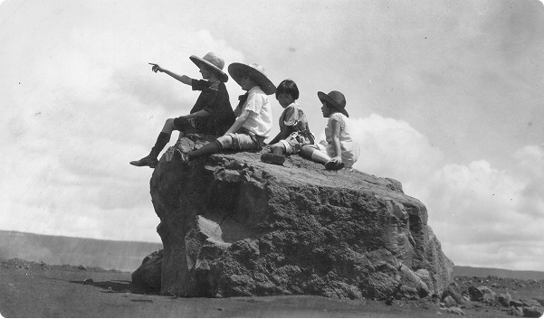 m1astra-mythos.pages.dev image